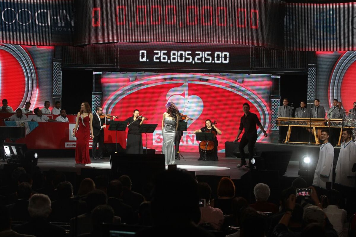 Con la participación de artistas nacionales arranca la edición 30 de la Teletón Guatemala. (Foto Prensa Libre: Álvaro Interiano)