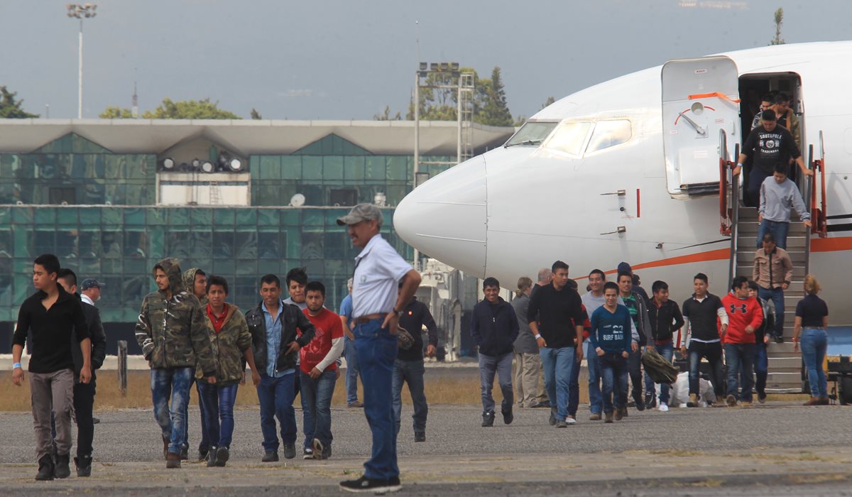 Cada año miles de guatemaltecos son deportados desde EE. UU. (Foto Prensa Libre: Hemeroteca PL)