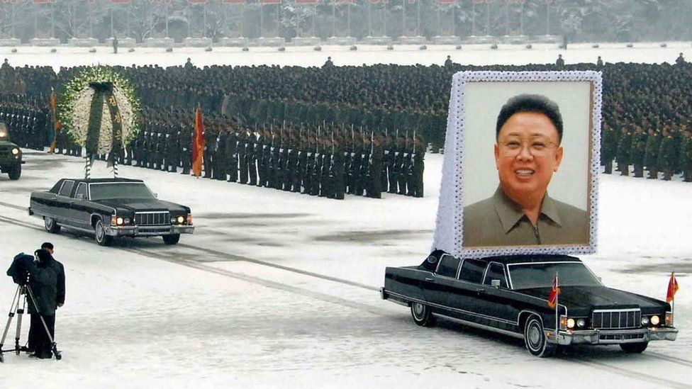 El 28 de diciembre de 2011 se llevó a cabo el funeral del Líder Supremo, Kim Jong-il, el padre de Kim Jong-un.