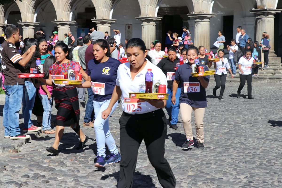 Sandra Hernández ganó este miércoles su 11 edición de la Carrera de las Charolas. (Foto Prensa Libre: Renato Melgar)