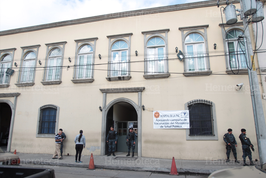 Fachada del Hospital de la Policía Nacional Civil. (Foto: Hemeroteca PL)