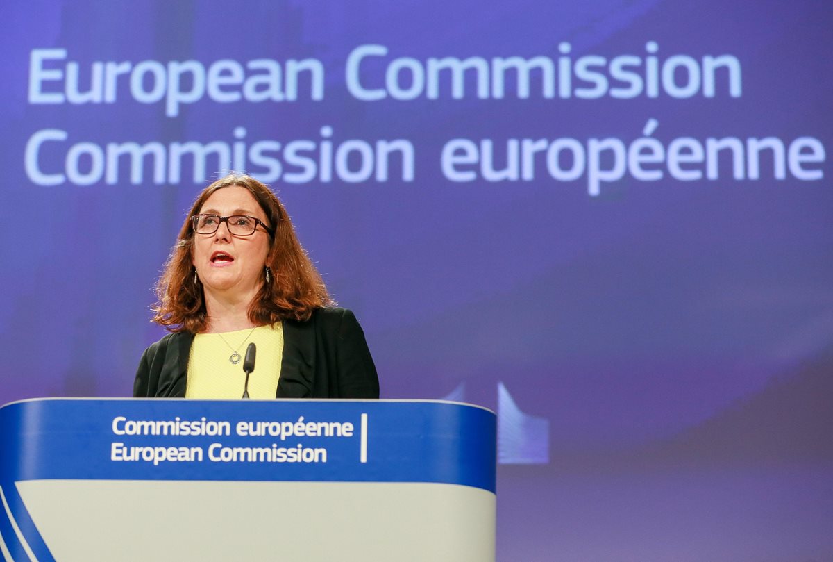 Cecilia Malmström, comisaria europea de Comercio ofrece conferencia de prensa sobre los aranceles estadounidenses a las importaciones de acero y aluminio. (Foto Prensa Libre:EFE).