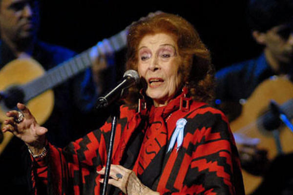 Nelly Omar, protagonista indiscutida de la historia musical argentina, falleció en la capital argentina a los 102 años. (Foto Prensa Libre: EFE)