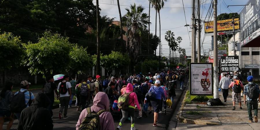 Más de tres mil migrantes salvadoreños han conformado caravanas que buscan llegar a EE. UU. (Foto Prensa Libre: Hemeroteca PL)