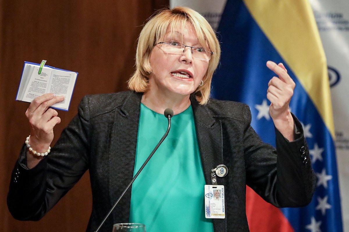 Luisa Ortega afirmó hoy que hay un "proceso progresivo de desmontaje del Ministerio Público" y aseguró que el TSJ pretende hacer con su institución lo mismo que hizo con el Parlamento. (Foto Prensa Libre: EFE).