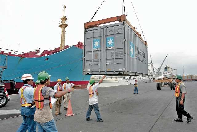 El 79.5% del comercio exterior fue movilizado por el sistema portuario en el 2016. (Foto Prensa Libre: Hemeroteca)
