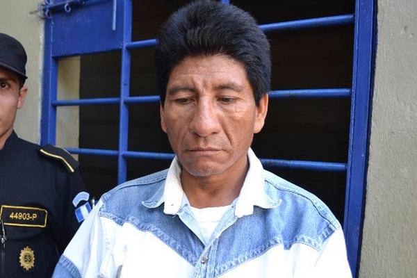 Enrique Ramírez Morales, sindicado de homicidio, permanece en la subestación de Sanarate. (Foto Prensa Libre: Hugo Oliva) 