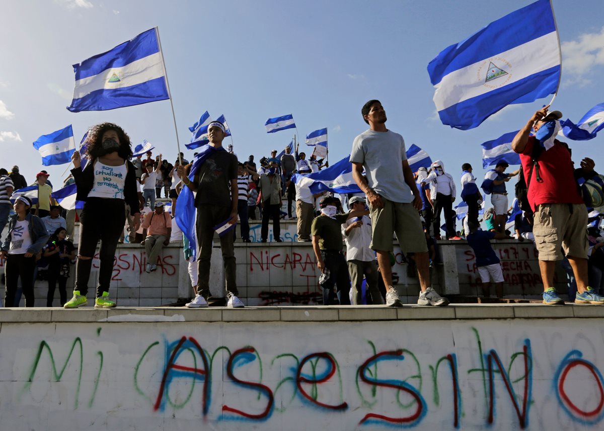 Cientos caminan para demandar libertad de reos políticos en Nicaragua