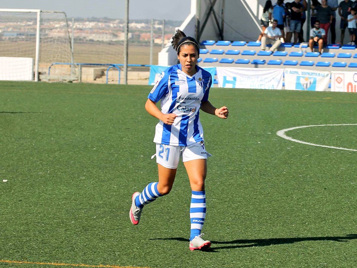 Ana Lucía Martínez sigue demostrando en España que es la mejor futbolista guatemalteca. (Foto Prensa Libre: Ana Lucía Martínez/Twitter)