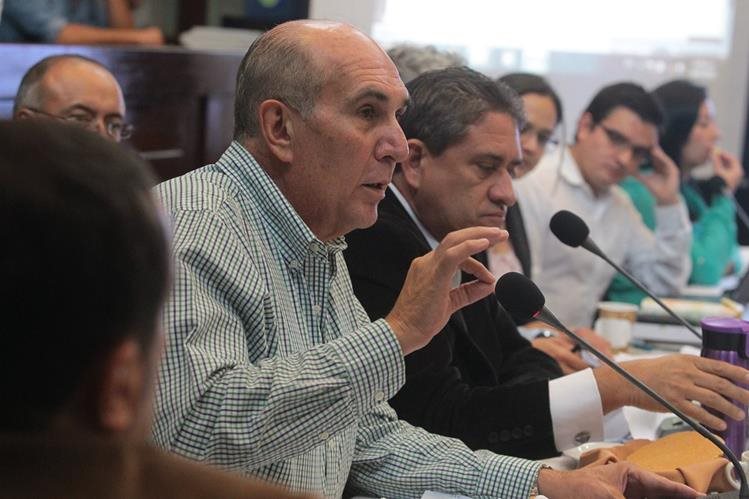 Mario Taracena, de la Unidad Nacional de la Esperanza, fue quien propuso en el Congreso los listados abiertos y la creación de los subdistritos electorales; sin embargo, hasta ahora se ha opuesto a su implementación. (Foto Prensa Libre: Hemeroteca PL)