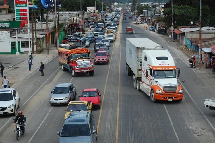 El paso por Chimaltenango es uno de los más problemáticos, consideran autoridades de Provial. (Foto Prensa Libre: Hemeroteca PL)