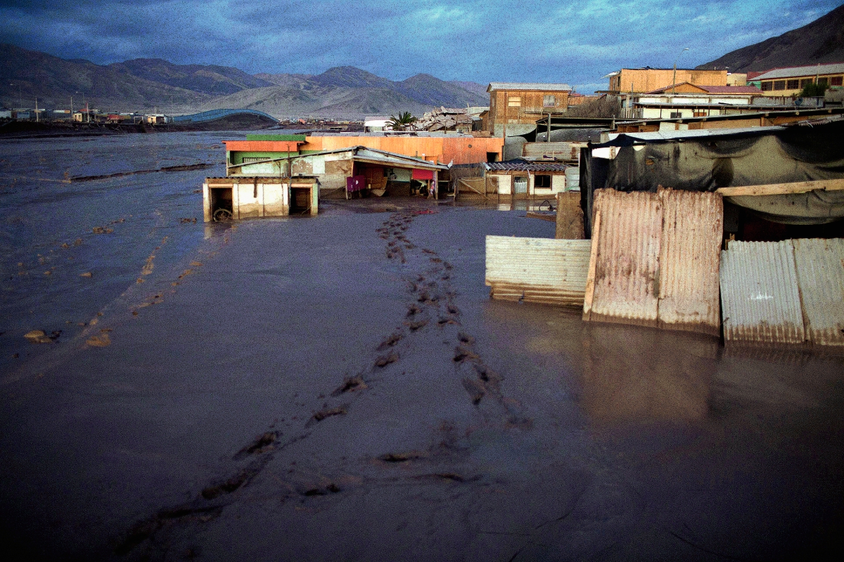 El recién pasado  26 de marzo, varios hogares de Charanal, Chile se inundaron. (Foto Prensa Libre: AP)
