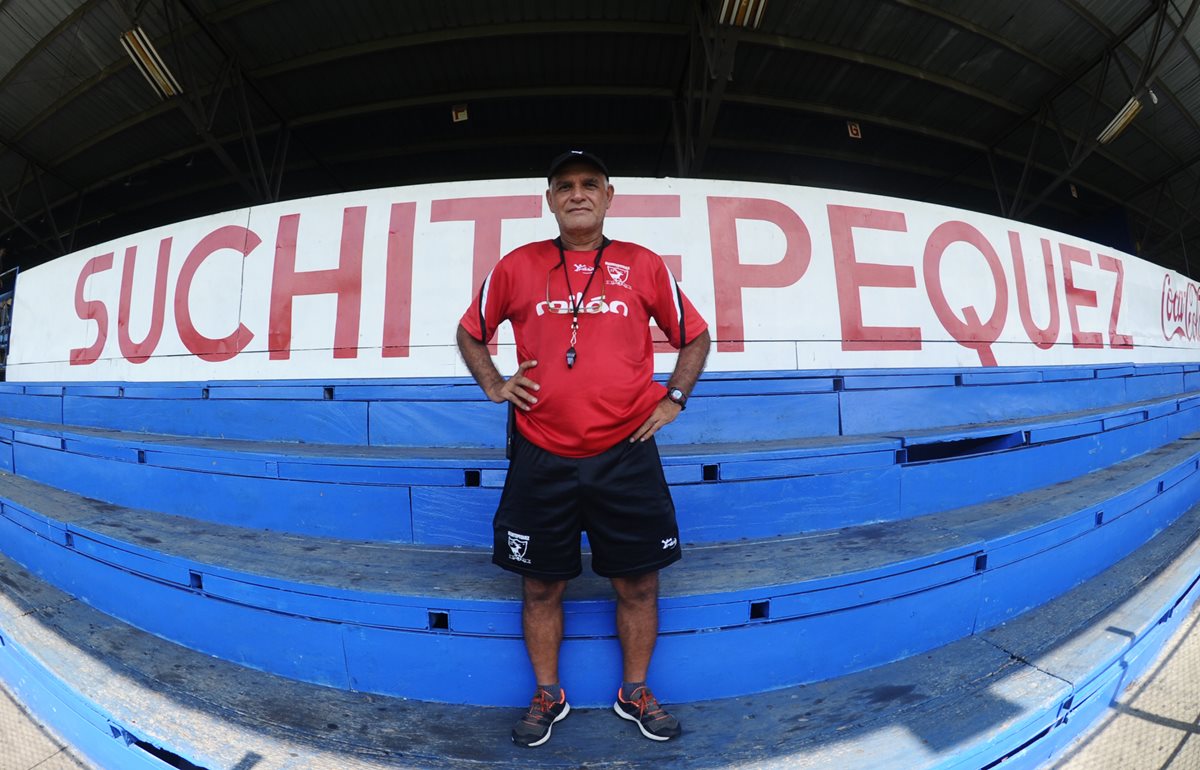 Claverí, extécnico de la selección de Guatemala, y ahora entrenador de Suchi, quiere hacer historia. (Foto Prensa Libre: Francisco Sánchez)