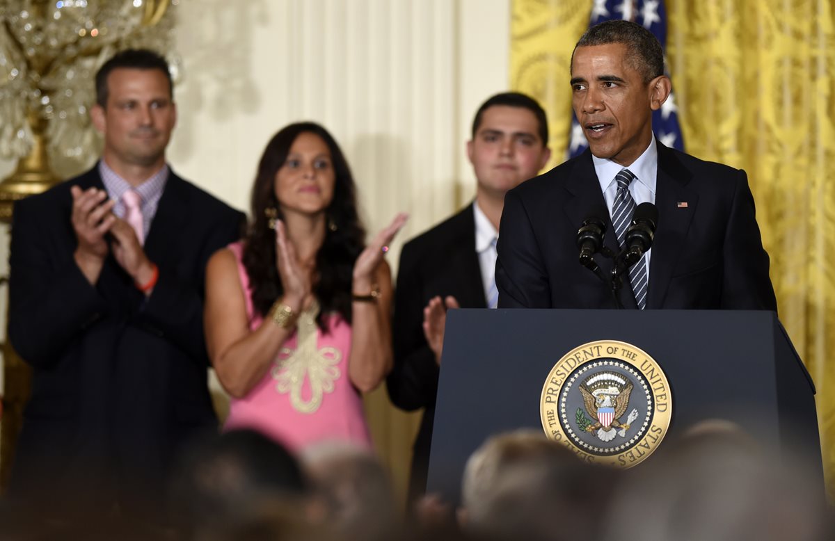El mandatario estadounidense durante la presentación en el salon este de la Casa Blanca. (Foto Prensa Libre: AP).