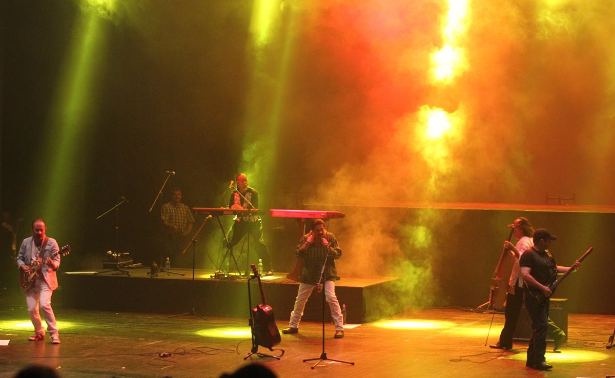 La banda guatemalteca Alux Nahual anuncia su primer concierto en el aire. (Foto Prensa Libre: Keneth Cruz)