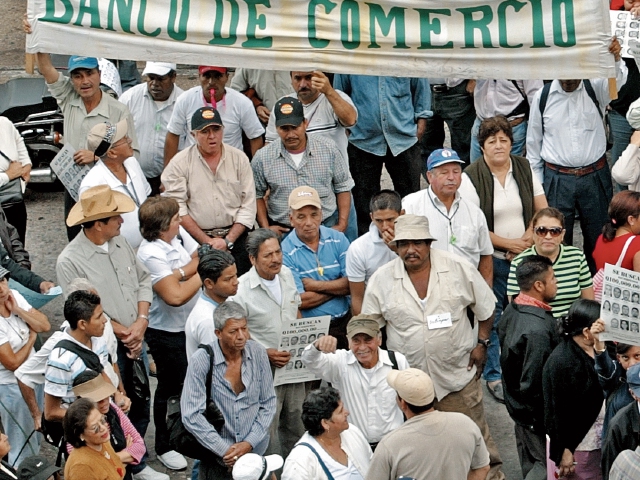 La Junta Monetaria ordenó intervenir el Banco de Comercio en enero del 2007. (Foto Prensa Libre: ERLIE CASTILLO)