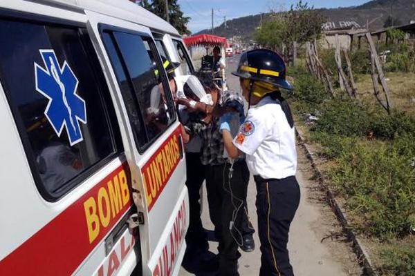 La víctima fue trasladada al Hospital Nacional de Jalapa. (Foto Prensa Libre: Hugo Oliva)