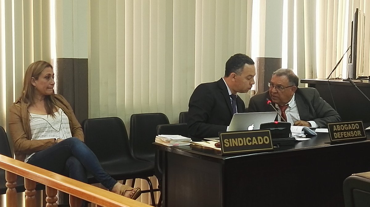 Julia Herminia Cervantes es acusada por parricidio, por la muerte de su conviviente, Allan Gary Vargas, en el 2013. (Foto Prensa Libre: Jerson Ramos)