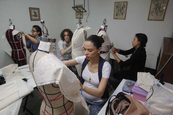 academia llatzer capacita a profesionales.