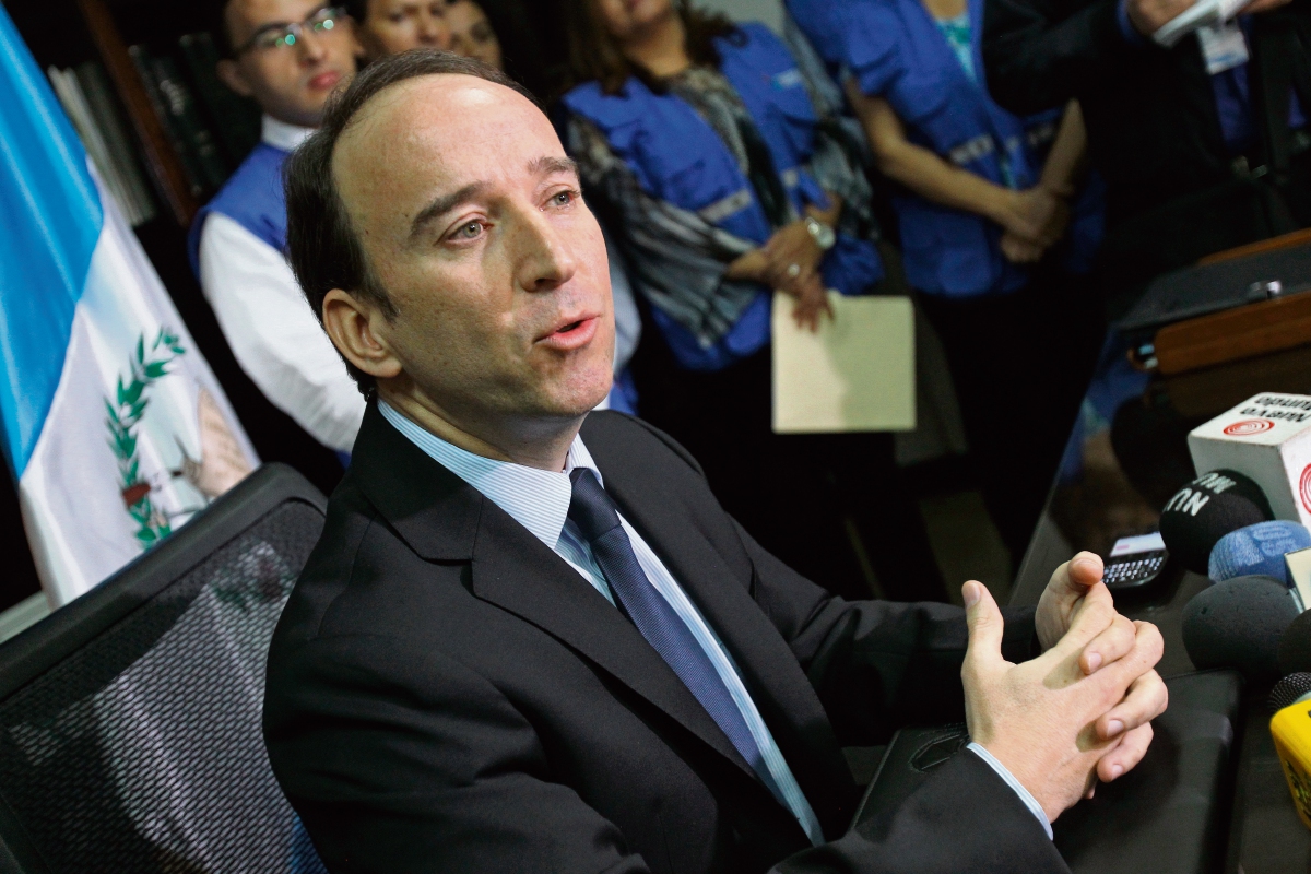 El procurador  Jorge De Leon Duque fue quien presentó el ampora ante la Corte de Constitucionalidad. (Foto Prensa Libre: Esbin García)