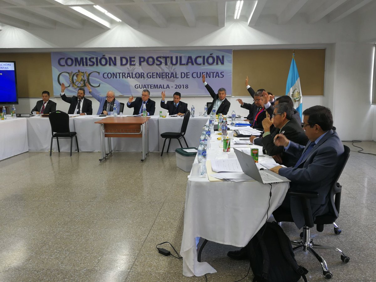 Los integrantes de la Comisión de Postulación para Contralor General de Cuentas aprobaron la formación de grupos para evaluar los expedientes (Foto Prensa Libre: Hemeroteca)