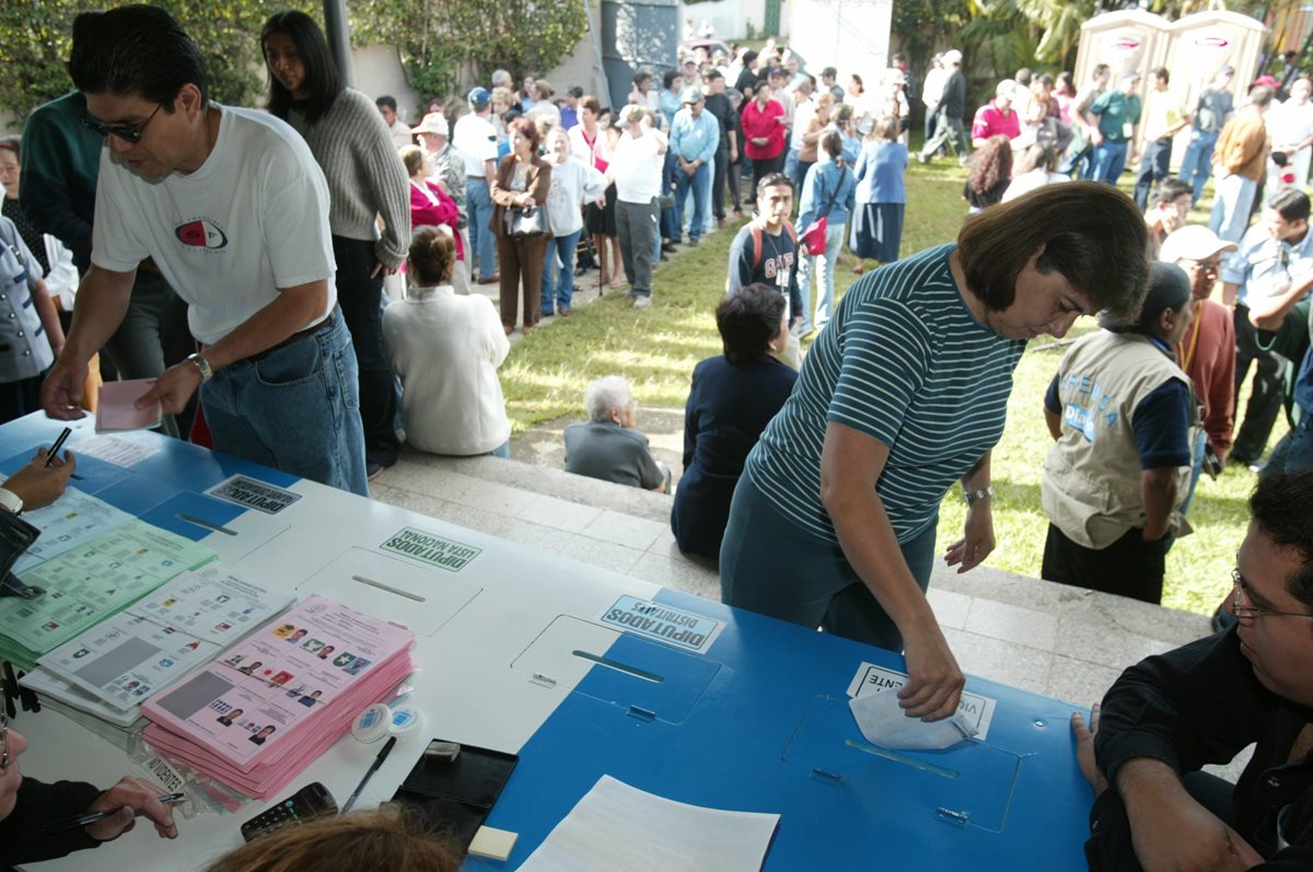 La propuesta también plantea la creación de más juntas receptoras de votos. (Foto Prensa LIbre: Hemeroteca PL)