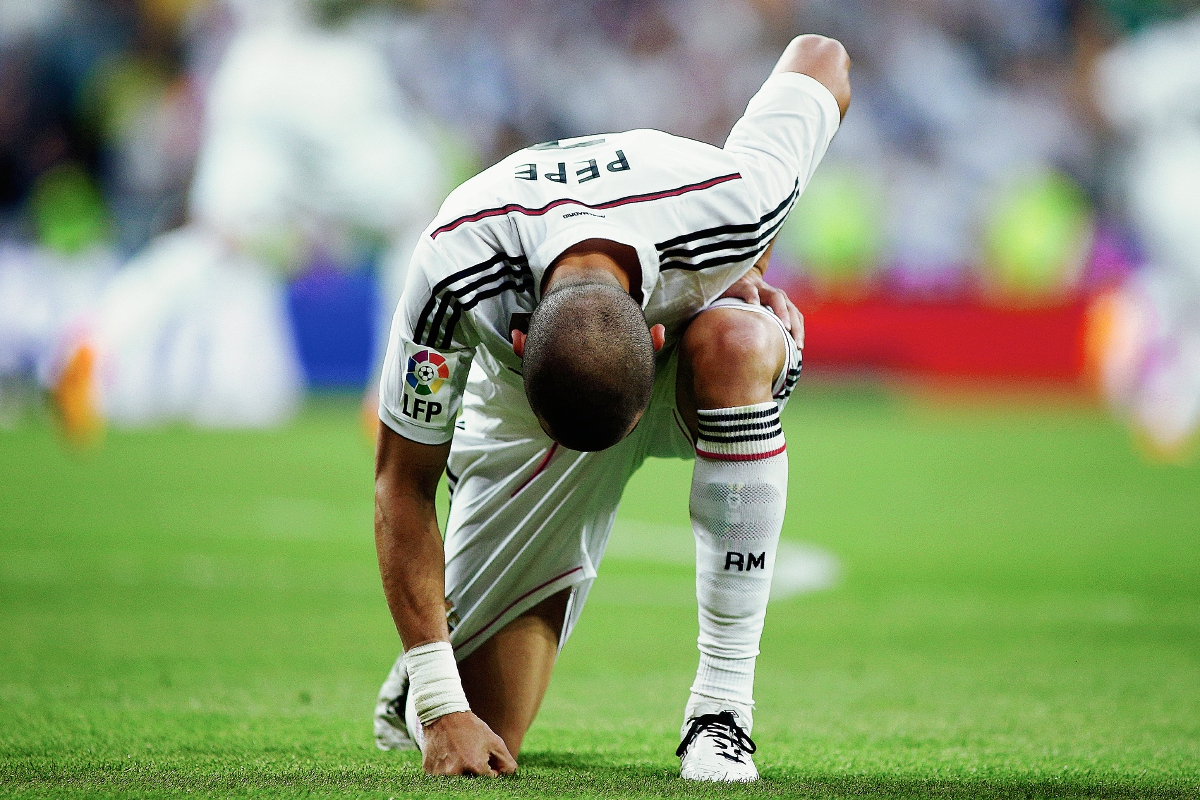 El Real Madrid tiene muy pocas posibilidades de ganra la Liga. (Foto Prensa Libre:AP)