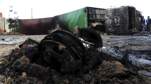 Accidente de tránsito en Egipto deja varios muertos. (Foto Prensa Libre: EFE)