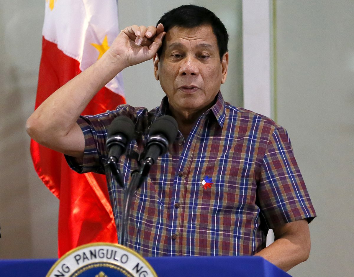 Rodrigo Duterte, el polémico presidente de Filipinas, se niega a que el presentador participe en la gala de Miss Universo 2017. (Foto Prensa Libre: AP).