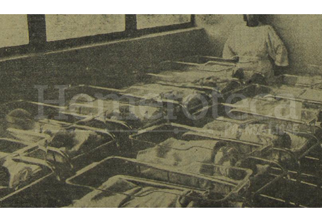 Parte de los 48 bebés que nacieron el sábado de gloria de 1960 en el Roosevelt. (Foto: Hemeroteca PL)