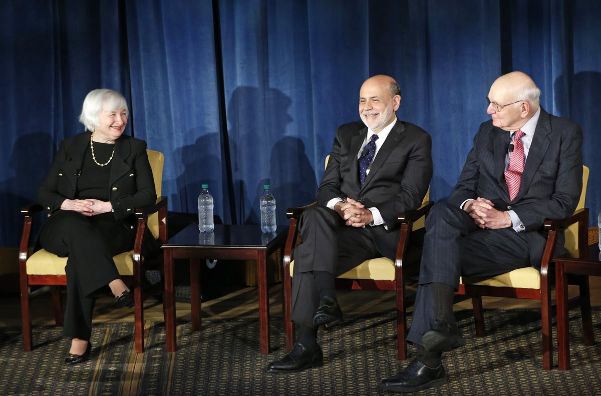 Janet Yellen, Ben Bernanke y Paul Volcker, en Nueva York (Foto Prensa Libre: AP)