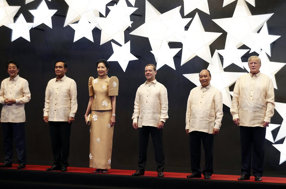 Autoridades de Japón, Tailandia, Rusia, Vietnam y el presidente de EE. UU. Donald J. Trump participan este domingo en 31 Cumbre de Naciones del Sudeste Asiático (ASEAN) en Manila, Filipinas. (Foto, Prensa Libre: Efe)