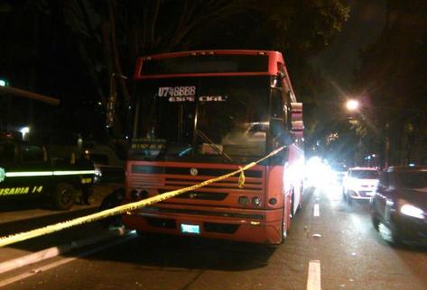 Miguel Ángel Hernández de 35 años, piloto del bus, murió a balazos en el Anillo Periférico, zona 11. (Foto Prensa Libre: CBM)