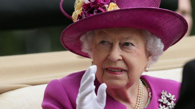 El salario de la reina procede del Patrimonio de la Corona y se paga con dos años de retraso. EPA