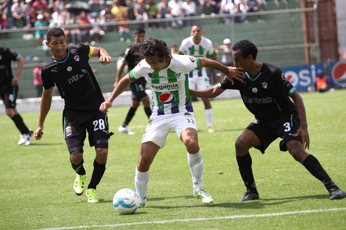 Antigua GFC enfrentará a Petapa con un plantel lleno de bajas. (Foto Prensa Libre: Jesús Cuque)