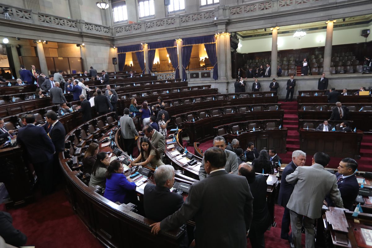 El Congreso ha sido criticado porque el pleno evita discutir iniciativas de interés nacional y supuestamente prioriza intereses particulares. (Foto Prensa Libre: Hemeroteca PL)