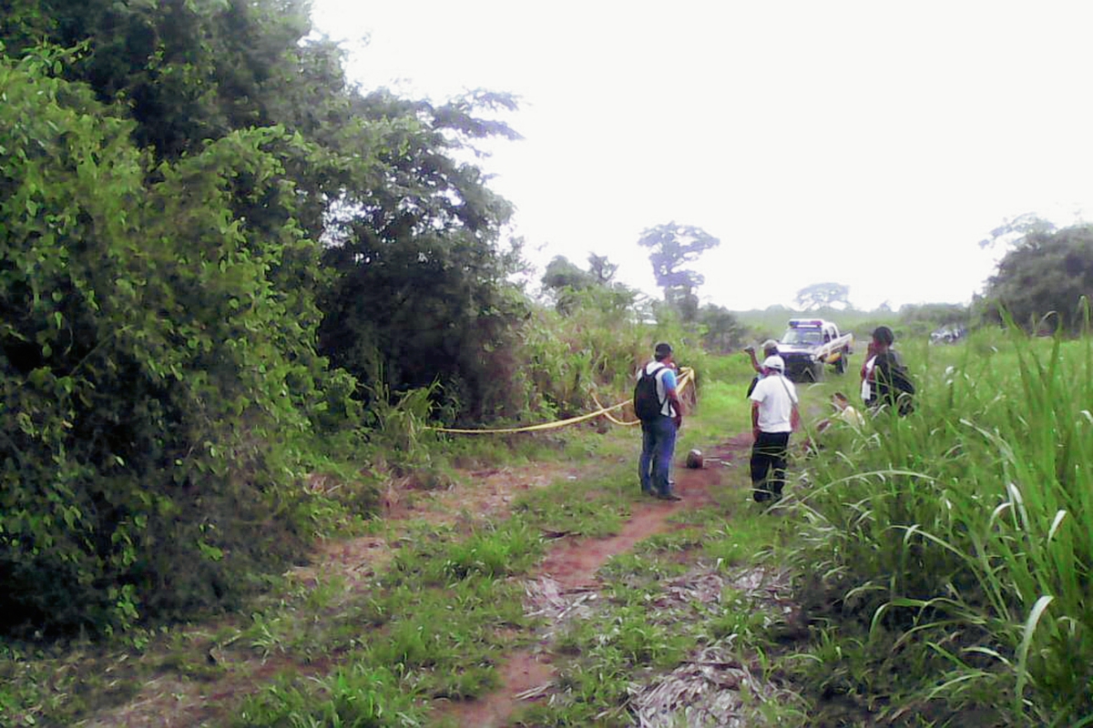 Lugar donde fue encontrado el cadáver de un hombre, en la cabecera de Retalhuleu. (Foto Prensa Libre: Rolando Miranda)