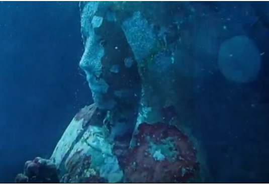 Estatua de la Virgen María en arrecife de Filipinas. BBC