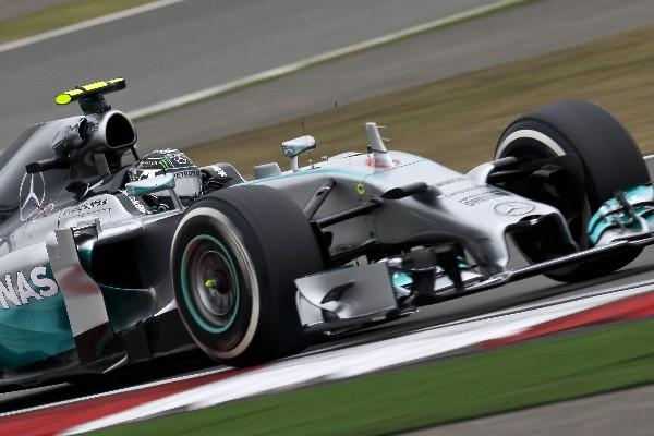 El piloto alemán de Mercedes, Nico Rosberg, continúa en el liderato general del Mundial de Fórmula Uno. (Foto Prensa Libre: AP)