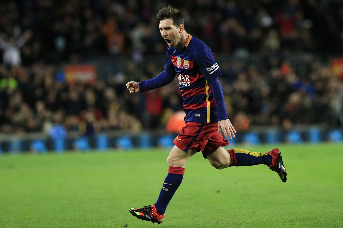 El argentino Lionel Messi es el candidato más fuerte para ganar el Balon de Oro de la Fifa. (Foto Prensa Libre: AFP)