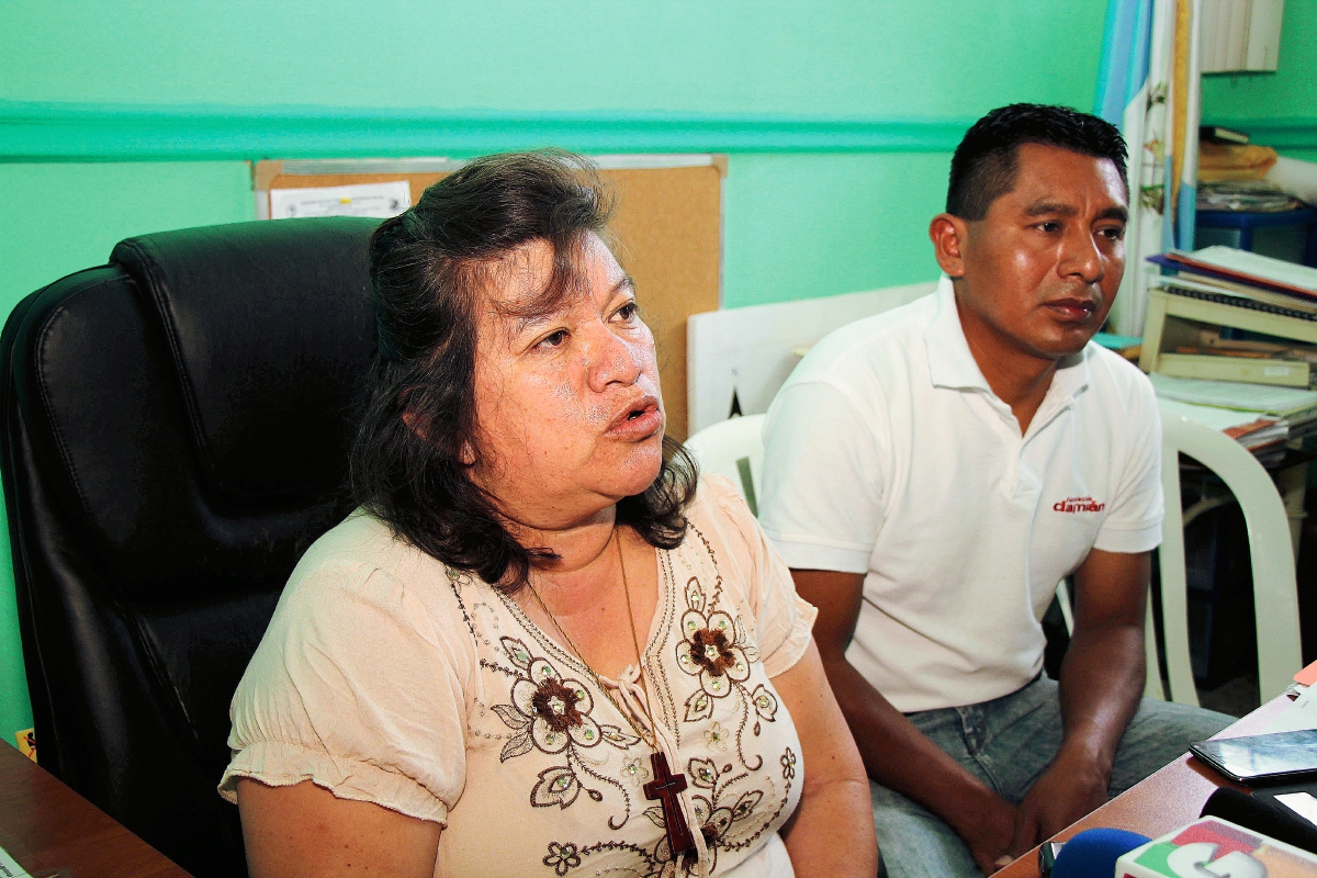 La epidemióloga  Lisbeth Cajas informa sobre el brote de Chikungunya en Alta Verapaz. (Foto Prensa Libre: Eduardo Sam Chun)