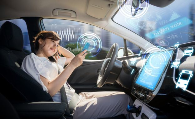 Por ahora el nivel de automatización de los coches todavía depende de la intervención humana. GETTY IMAGES