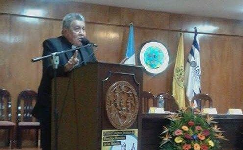 Julián Cruzalta durante una de las conferencias en Guatemala. (Foto Prensa Libre: Tomada de @juxticia)