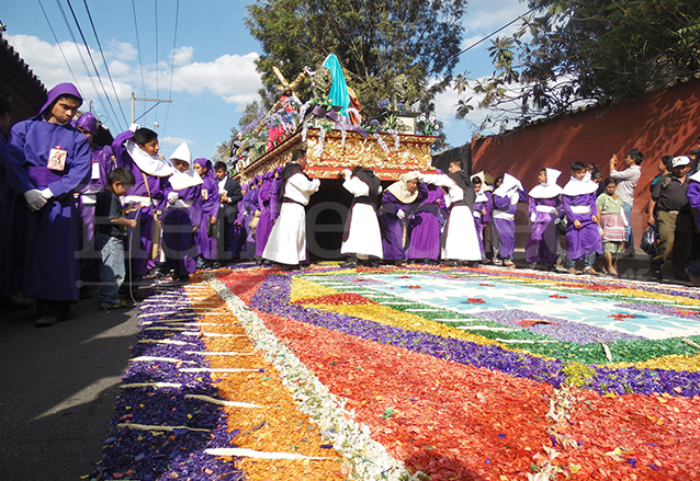 Procesión en Antigua Guatemala. (Foto: Hemeroteca PL)