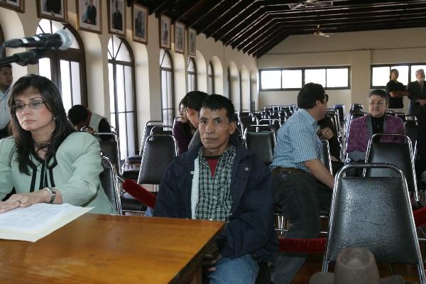 Francisco Pedro Francisco acude a la CC para solicitar que se respete su identidad natural en el Renap, porque allí se le exigió que se cambiara el nombre para poder entregarle su documento de identificación.