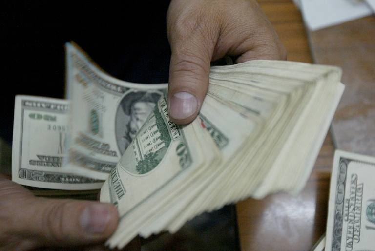 Las remesas se podrían incrementar en 12 por ciento en 2018, según estimaciones del Banguat. (Foto Prensa Libre: Hemeroteca PL)