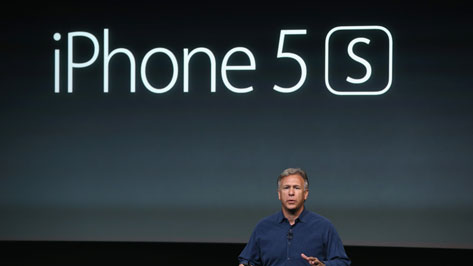 El iPhone 5S estará disponible en tres colores y contiene un chip A7. (Foto Prensa Libre: AFP)