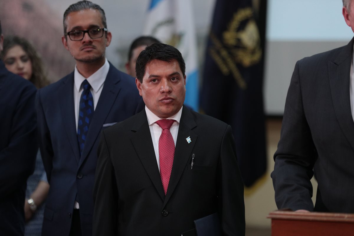El viceministro Kamilo Rivera presentó este miércoles su carta de renuncia, pero no indica si se va a entregar a la justicia o no. (Foto Prensa Libre: Hemeroteca PL)