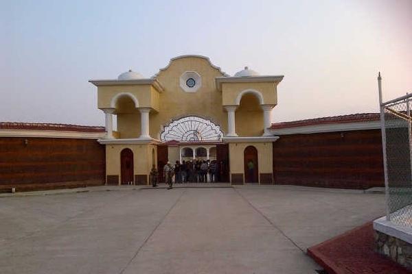 Entrada Principal de uno de los inmuebles embargados a Ponce Rodríguez.