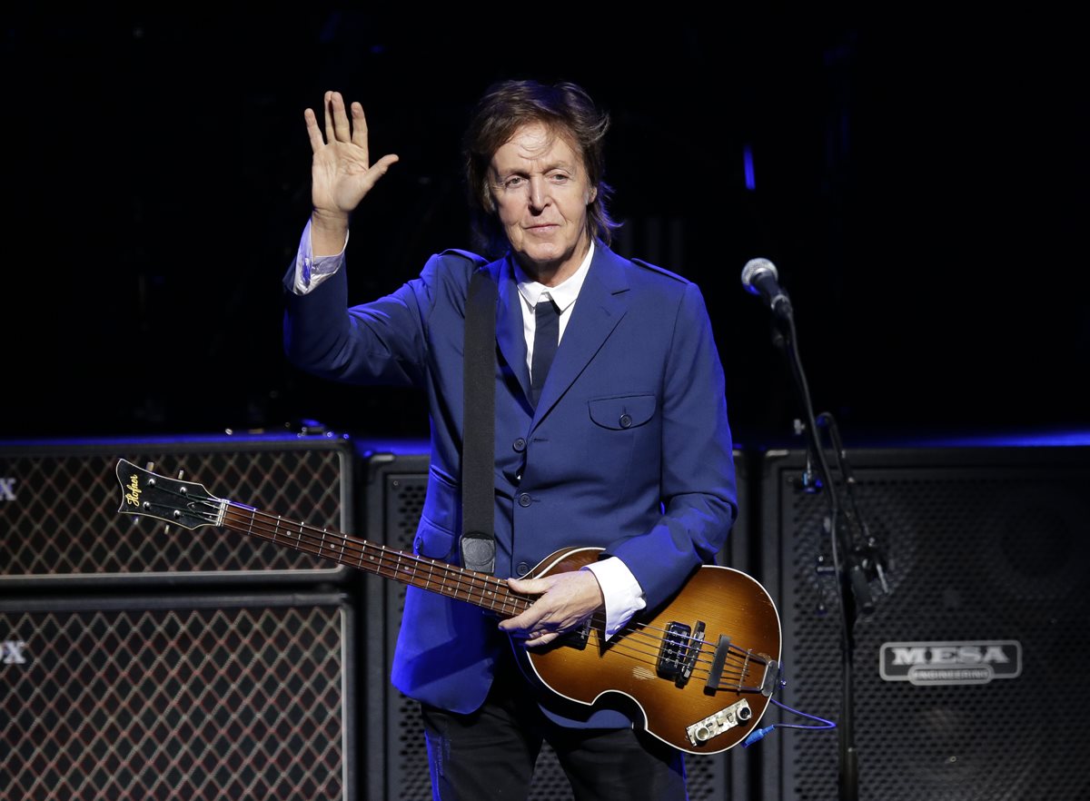 El músico Paul McCartney, exintegrante de The Beatles, cumplirá este domingo 75 años. (Foto Prensa Libre: AP).